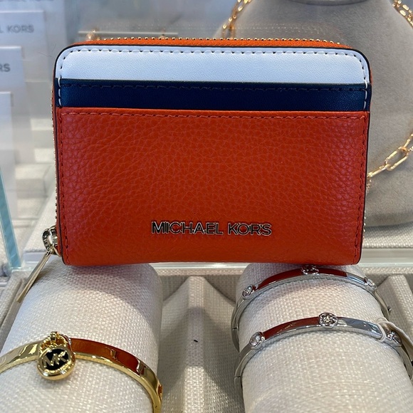 Michael Kors Jet Set Travel Medium Color-Block Zip Around Wallet Card Case 
NWT - Picture 5 of 16